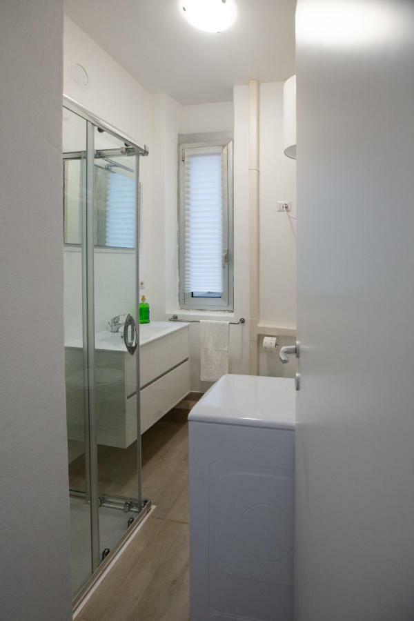 Apartment Via Treviso 6 ミラノ エクステリア 写真